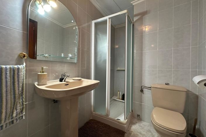 Image No.12-3 Bed Apartment for sale