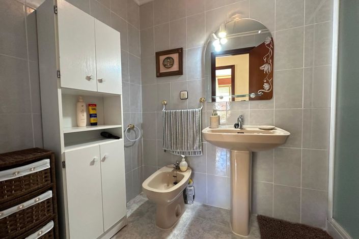 Image No.19-3 Bed Apartment for sale