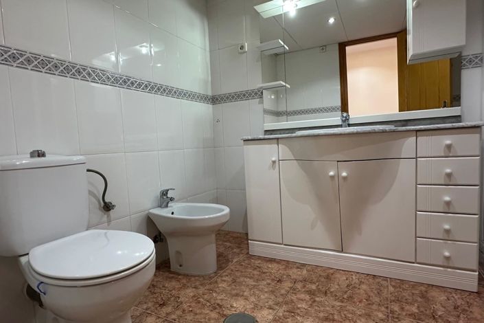 Image No.17-3 Bed Apartment for sale