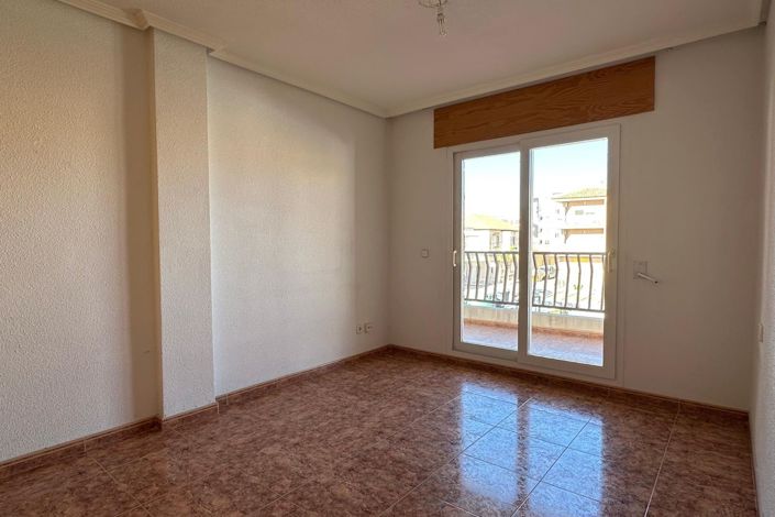 Image No.22-3 Bed Apartment for sale