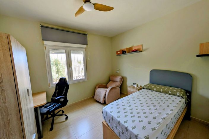 Image No.13-Villa de 4 chambres à vendre à Alicante City