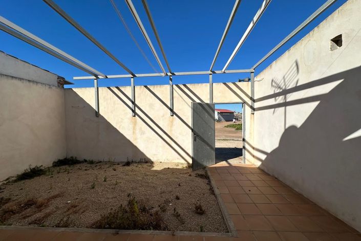 Image No.3-4 Bed Townhouse for sale