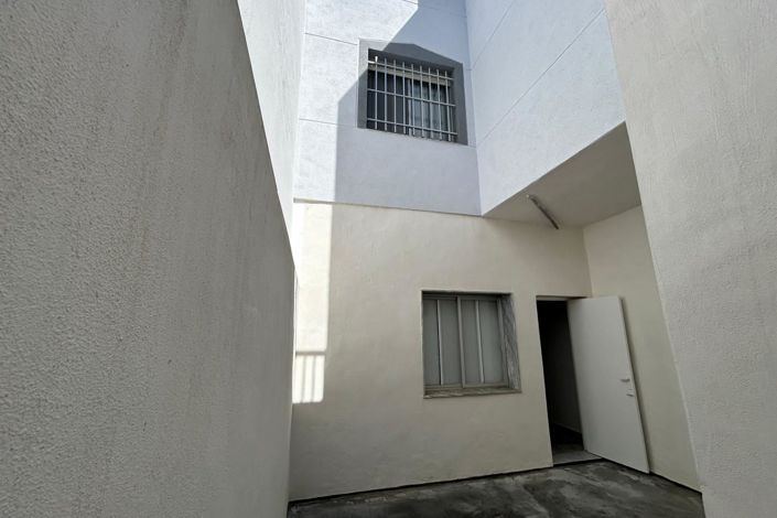 Image No.13-4 Bed Townhouse for sale