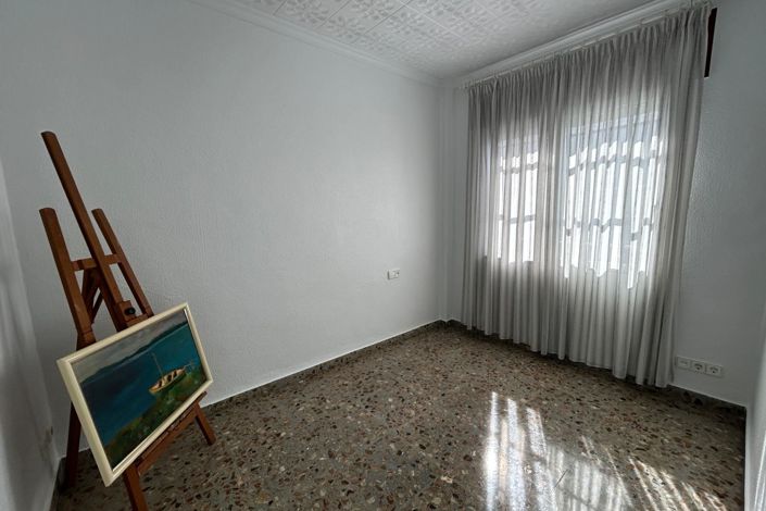 Image No.26-4 Bed Townhouse for sale