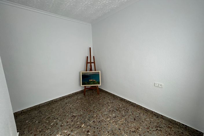 Image No.27-4 Bed Townhouse for sale