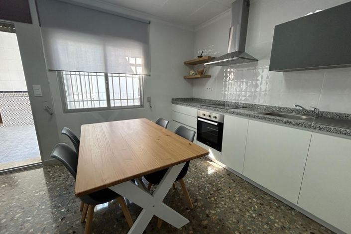 Image No.29-4 Bed Townhouse for sale