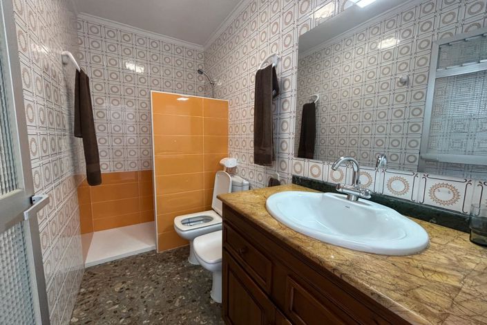 Image No.36-4 Bed Townhouse for sale