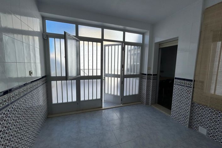 Image No.38-4 Bed Townhouse for sale