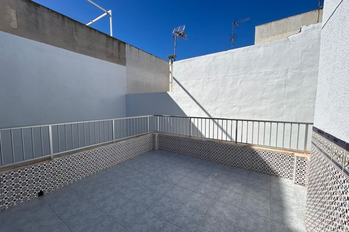 Image No.40-4 Bed Townhouse for sale