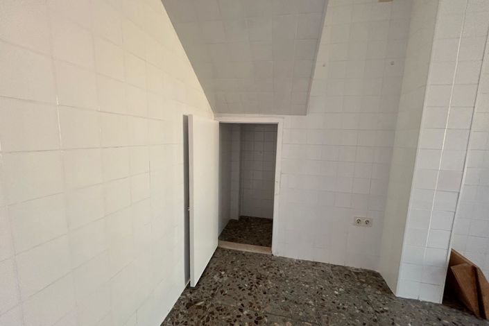 Image No.6-4 Bed Townhouse for sale