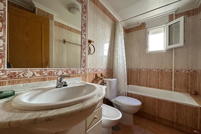 Image No.20-2 Bed Apartment for sale