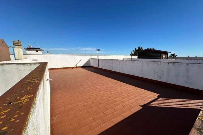 Image No.25-2 Bed Apartment for sale