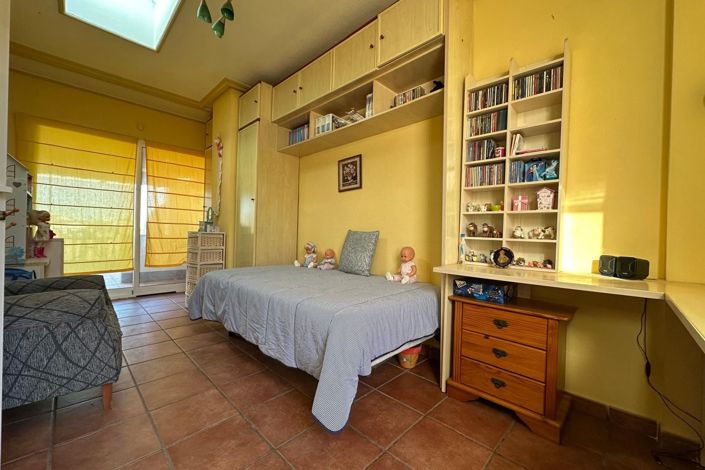 Image No.12-3 Bed Apartment for sale