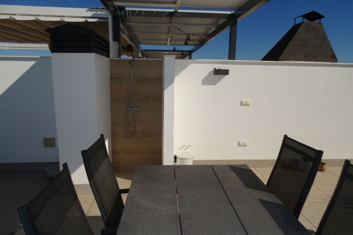 Image No.20-3 Bed Townhouse for sale