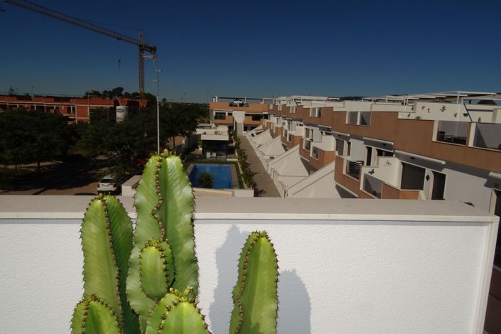 Image No.25-3 Bed Townhouse for sale