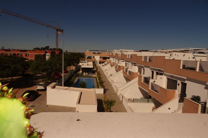 Image No.26-3 Bed Townhouse for sale