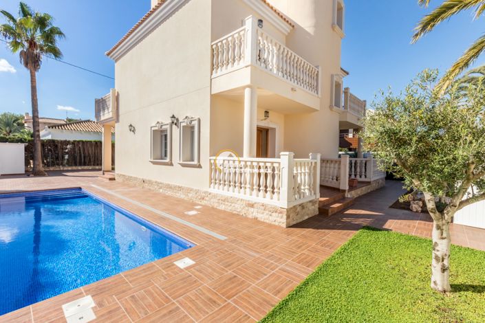 Image No.1-Villa de 5 chambres à vendre à Cabo Roig