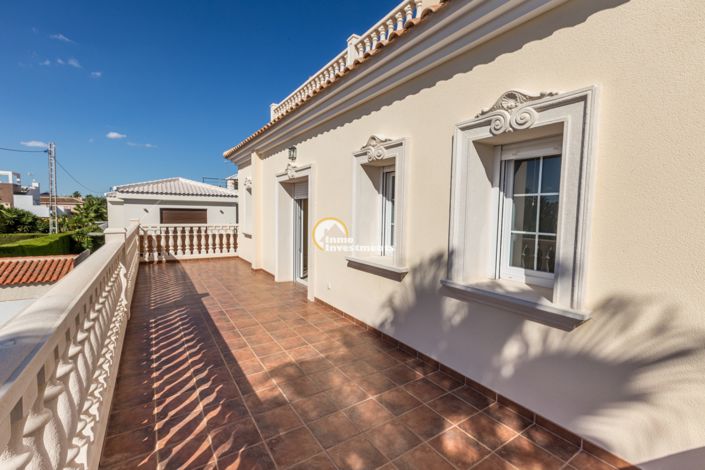 Image No.45-5 Bed Villa for sale