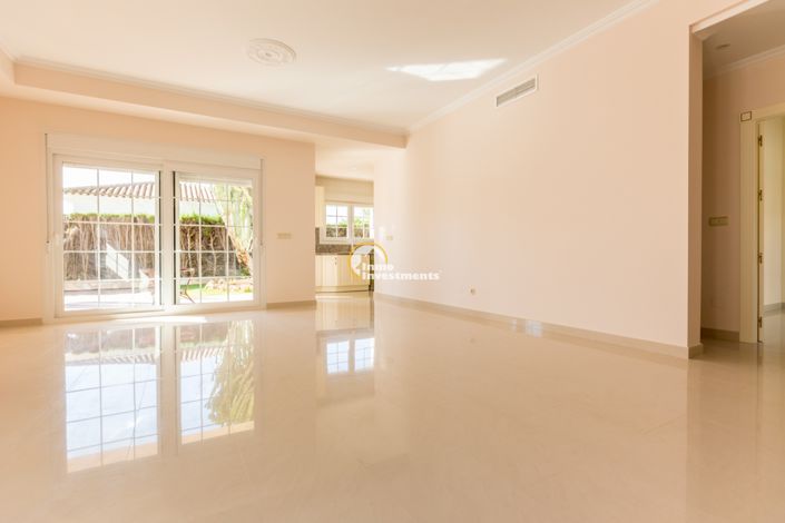 Image No.6-5 Bed Villa for sale