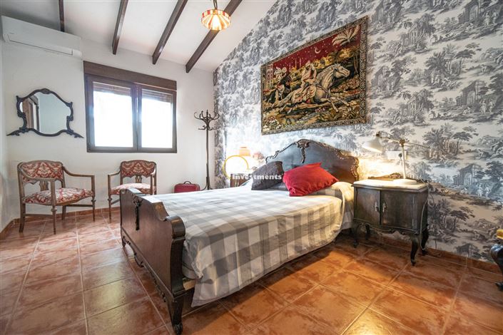 Image No.13-9 Bed Villa for sale