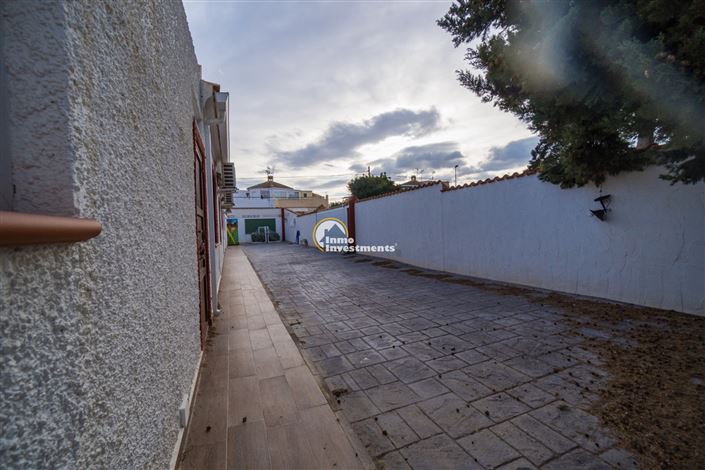 Image No.34-9 Bed Villa for sale