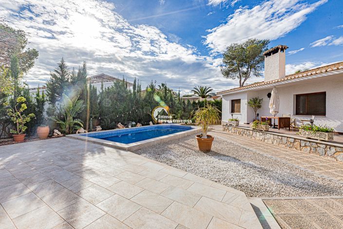 Image No.2-Villa de 4 chambres à vendre à Campoamor