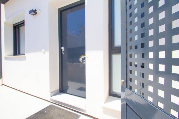 Image No.32-3 Bed Villa for sale