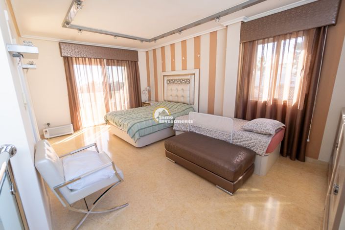 Image No.39-5 Bed Villa for sale