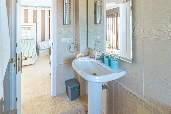 Image No.40-5 Bed Villa for sale