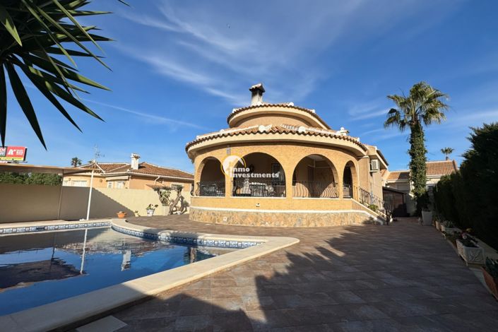 Image No.1-3 Bed Villa for sale