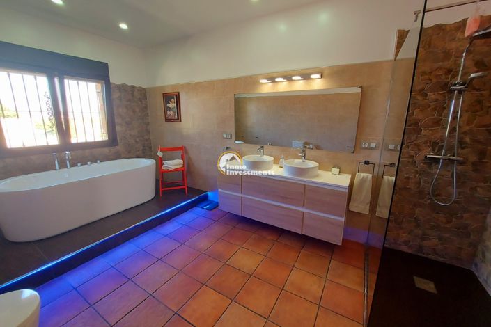 Image No.18-4 Bed Finca for sale