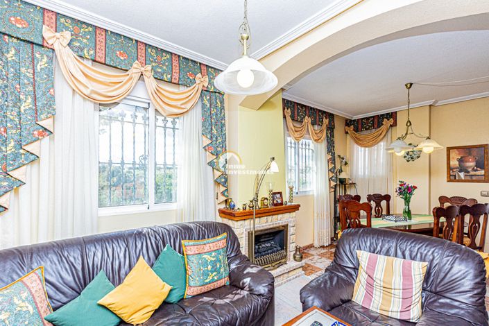 Image No.9-3 Bed Villa for sale