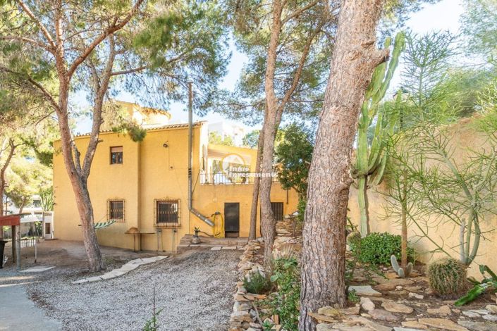 Image No.8-6 Bed Villa for sale