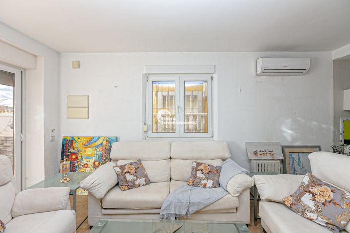 Image No.10-3 Bed Townhouse for sale