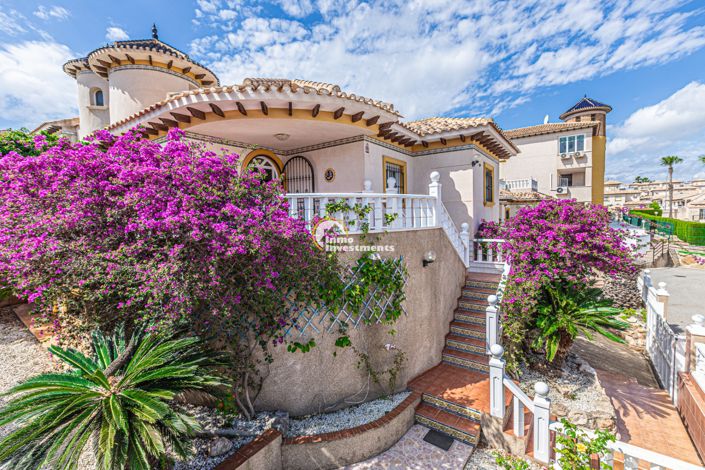Image No.1-3 Bed Villa for sale