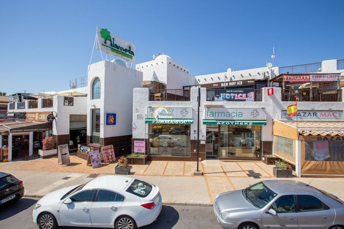 Image No.1-3 Bed Commercial for sale