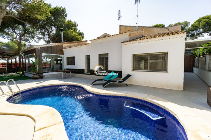 Image No.1-4 Bed Villa for sale