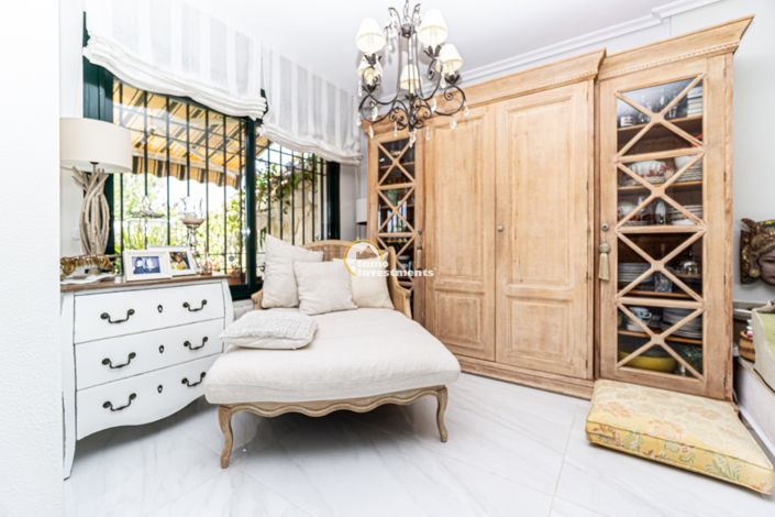 Image No.20-2 Bed Townhouse for sale