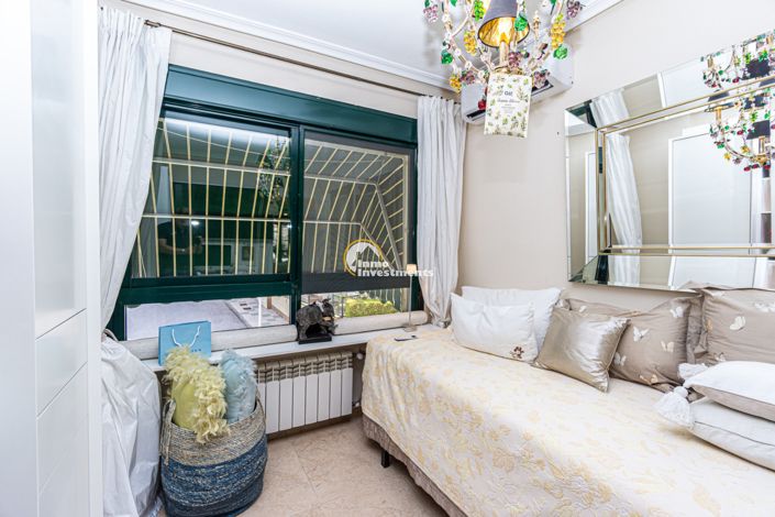 Image No.32-2 Bed Townhouse for sale