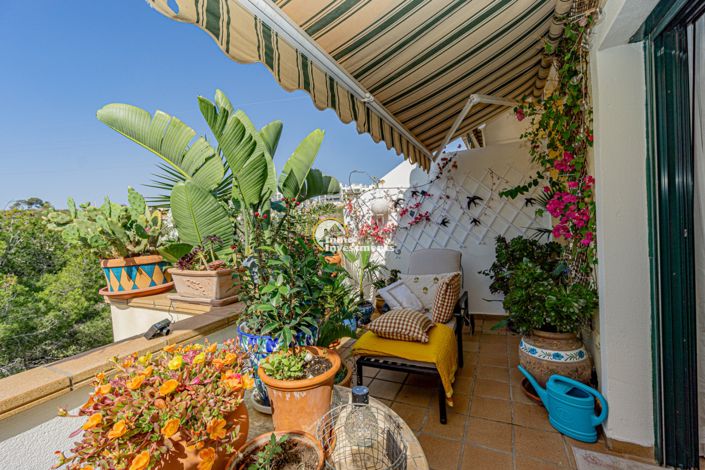 Image No.50-2 Bed Townhouse for sale