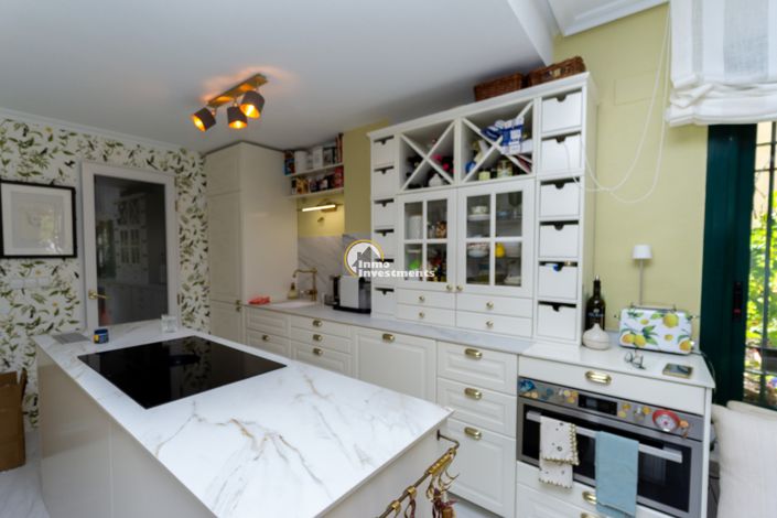 Image No.9-2 Bed Townhouse for sale