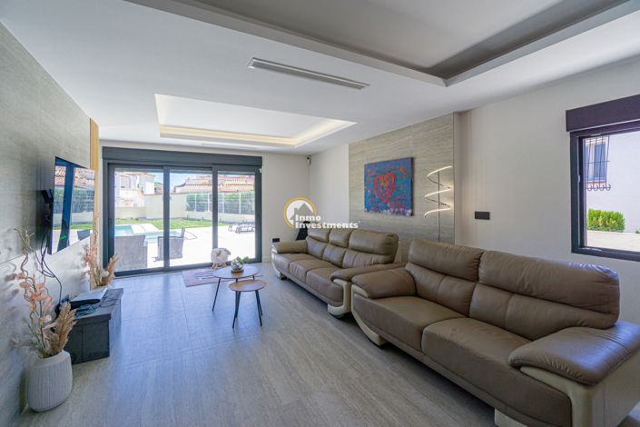 Image No.19-4 Bed Villa for sale