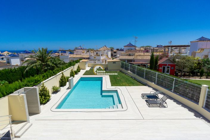 Image No.2-4 Bed Villa for sale