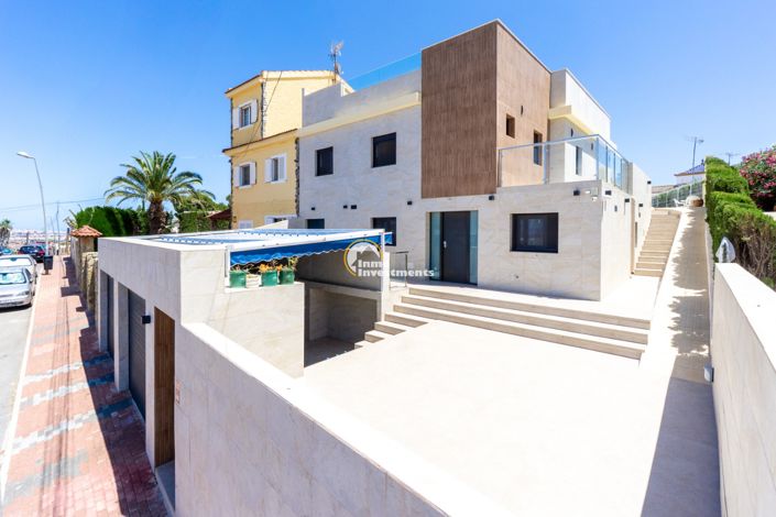 Image No.4-4 Bed Villa for sale