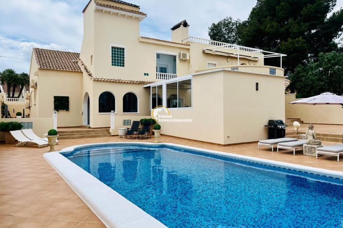 Image No.1-4 Bed Villa for sale
