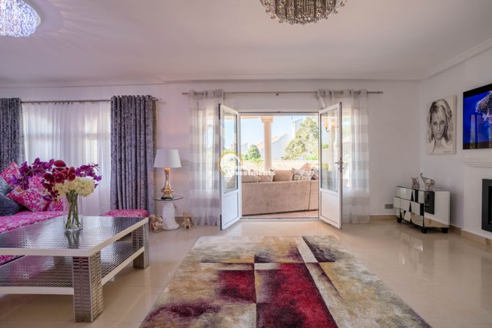 Image No.19-4 Bed Villa for sale