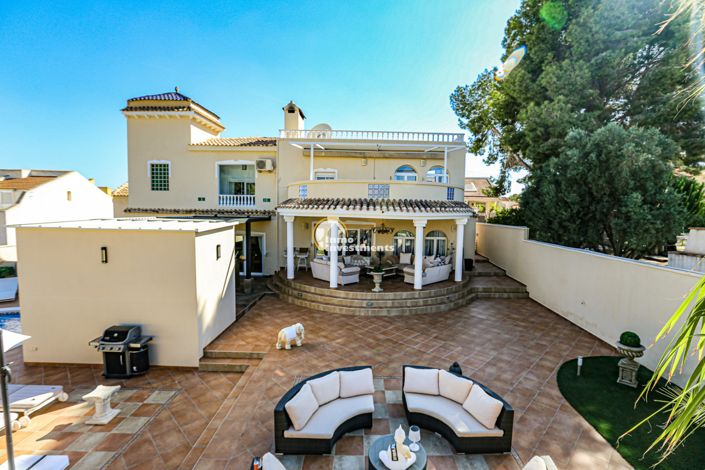 Image No.2-4 Bed Villa for sale