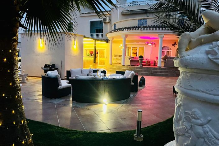 Image No.3-4 Bed Villa for sale