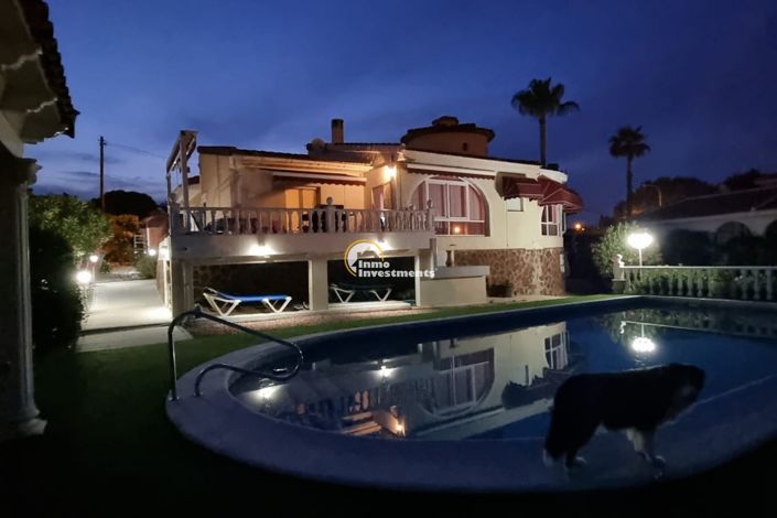 Image No.1-4 Bed Villa for sale