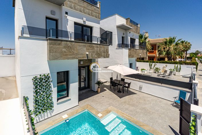 Image No.1-3 Bed Villa for sale